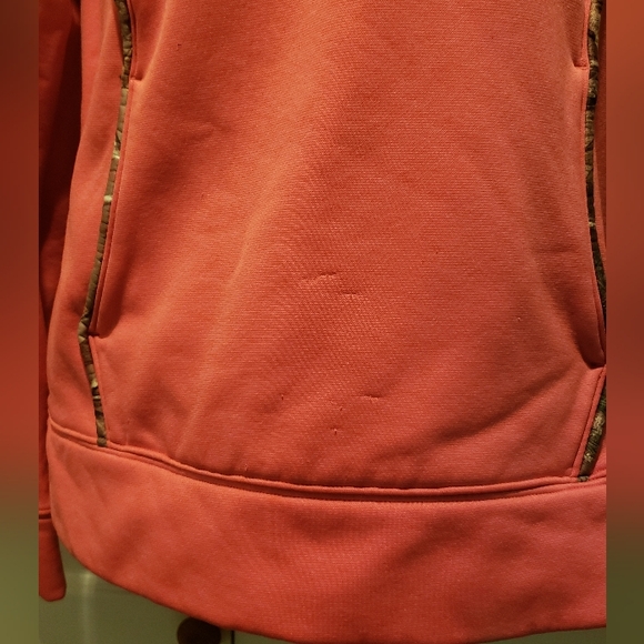 UNDER ARMOUR girl's pink with mossy oak design hoodie - Picture 4 of 5